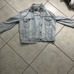 lightly distressed Jean jacket!